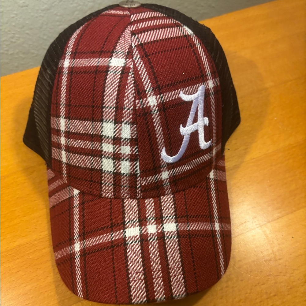 NWT University of Alabama Roll tide Red Plaid Cap with White Lettering